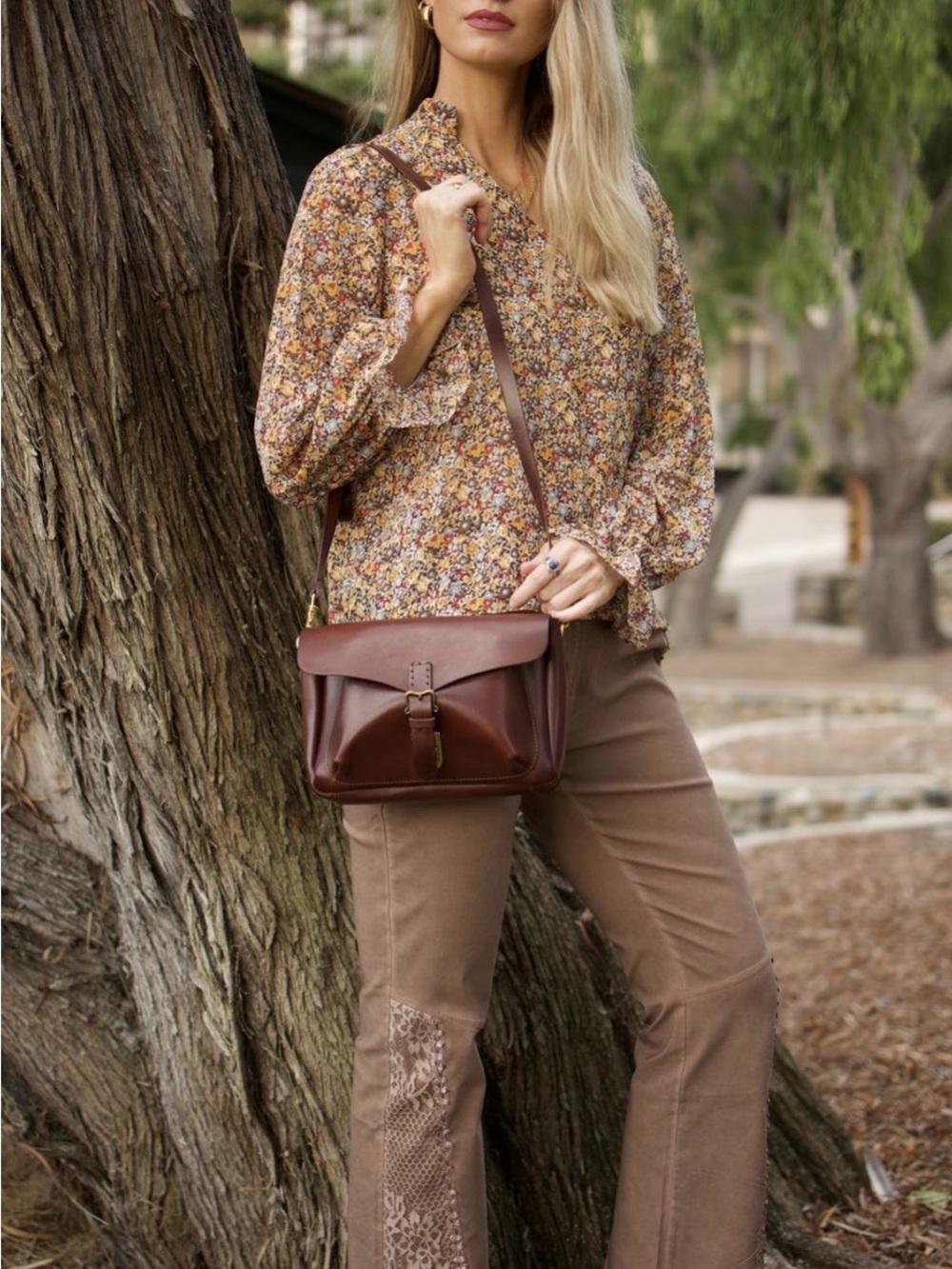 OLD TREND- Women's Brown Leather Crossbody Bag - Classic Everyday Style